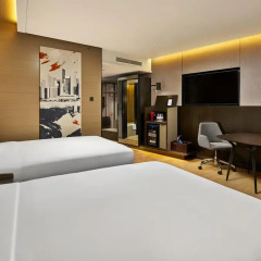 Отель Swissotel The Stamford 5* Номер Премьер с двуспальной кроватью фото 4