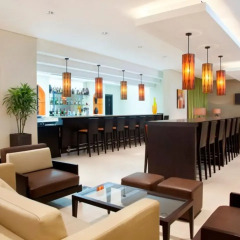 Отель Holiday Inn Express Dubai Safa Park ОАЭ, Дубай - 5 отзывов об отеле, цены и фото номеров - забронировать отель Holiday Inn Express Dubai Safa Park онлайн гостиничный бар