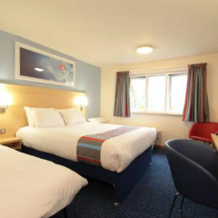 Отель Travelodge Park Royal Лондон комната для гостей фото 2