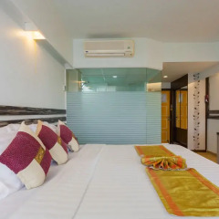 Отель The Bliss Suite Patong Номер Делюкс с различными типами кроватей фото 4