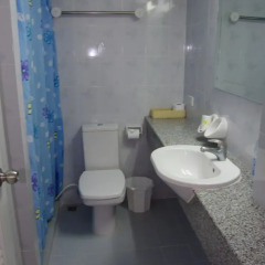 Charming Inn Hotel ванная