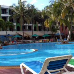 Hotel Club Tropical бассейн