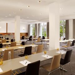 Отель Reichshof Hamburg, Curio Collection by Hilton фото 2