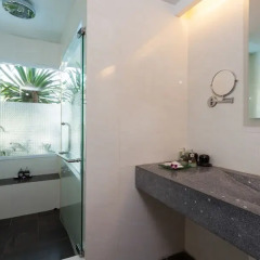 Отель The Bliss Suite Patong Люкс повышенной комфортности с различными типами кроватей фото 9