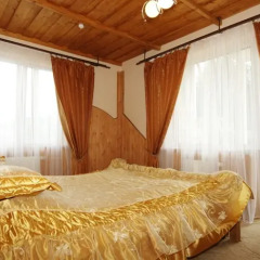 Гостиница Smerekovyi Dvir комната для гостей