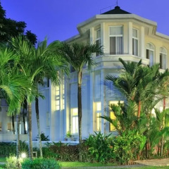 Отель The Waterfront Residence вид на фасад фото 3