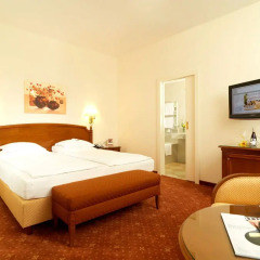 Hotel Stefanie 4* Улучшенный номер с различными типами кроватей фото 3