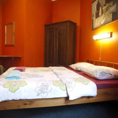 Отель Cinnamon Sally Backpackers Hostel Латвия, Рига - отзывы, цены и фото номеров - забронировать отель Cinnamon Sally Backpackers Hostel онлайн комната для гостей фото 2
