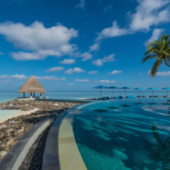 Отель Four Seasons Maldives At Kuda Huraa пляж