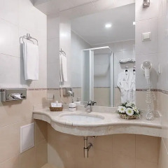 Клуб Отель Корона 4* Сьюит фото 11