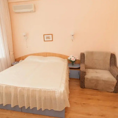 Гостиница Moskva Hotel в Алуште 9 отзывов об отеле, цены и фото номеров - забронировать гостиницу Moskva Hotel онлайн Алушта комната для гостей фото 4