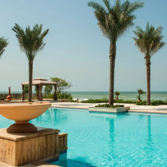 Отель Ajman Saray, a Luxury Collection Resort бассейн