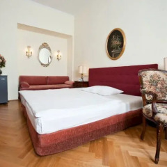 Hotel Regina 4* Стандартный номер с двуспальной кроватью