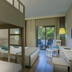 Отель Sherwood Greenwood Resort – All Inclusive 4* Стандартный семейный номер с различными типами кроватей