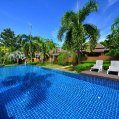 Отель Naiharn Garden Villa бассейн фото 4