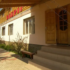 Отель Oberig Поляна вид на фасад фото 2