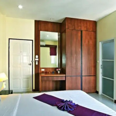 Отель At Phuket Guest House комната для гостей фото 3