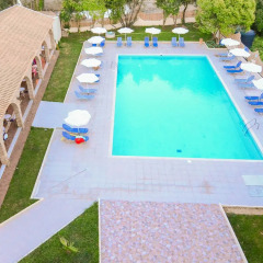 Amalia Hotel бассейн
