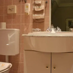 Schweizerhof Hotel Вена ванная