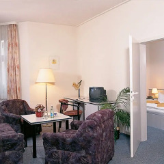 Hotel - Restaurant Kurhaus Klotzsche комната для гостей