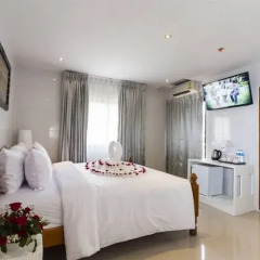 Отель VITS Patong Dynasty 3* Студия Делюкс с различными типами кроватей