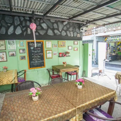 Отель Laksameenarai Guesthouse - Hostel Таиланд, Бангкок - отзывы, цены и фото номеров - забронировать отель Laksameenarai Guesthouse - Hostel онлайн питание