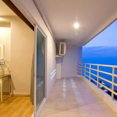 Отель V8 Seaview Jomtien Таиланд, Паттайя - отзывы, цены и фото номеров - забронировать отель V8 Seaview Jomtien онлайн балкон