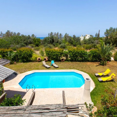Отель Z and X Holiday Villas бассейн фото 7