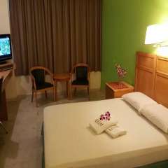 Bright Star Hotel комната для гостей