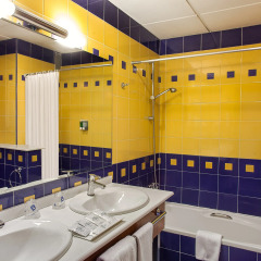 Hotel RH Victoria Benidorm ванная