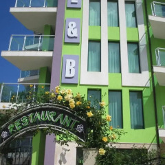 L&B Hotel вид на фасад фото 2