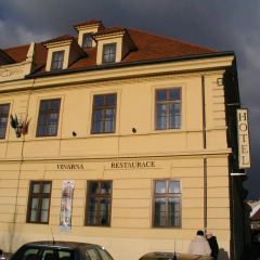 Hotel Hejtmanský Dvůr Сланы вид на фасад фото 2