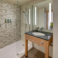 Отель Hampton By Hilton Berlin City Centre Alexanderplatz ванная