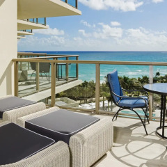 Отель The St. Regis Bal Harbour Resort балкон