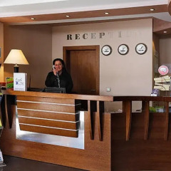 Отель Eagles Nest Aparthotel Банско интерьер отеля