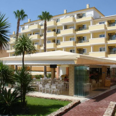 Отель Vitor's Plaza вид на фасад фото 2