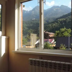 Гостиница Holiday Park on Listopadnaya в Красной Поляне отзывы, цены и фото номеров - забронировать гостиницу Holiday Park on Listopadnaya онлайн Красная Поляна комната для гостей фото 5