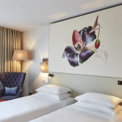 Отель Hyatt Regency Amsterdam Стандартный номер с клубным доступом с 2 отдельными кроватями