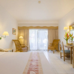 Отель Amora Beach Resort Phuket комната для гостей фото 26