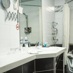 Гостиница Глория 4* Номер Люкс с различными типами кроватей фото 5