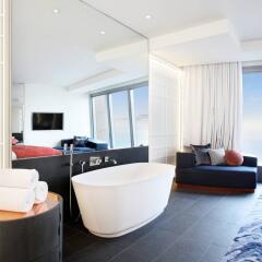 Отель W Barcelona 5* Люкс Cool corner с двуспальной кроватью фото 4