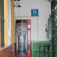 Отель Hostal Alcobia вид на фасад фото 2