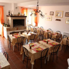 Отель Agriturismo Il casale delle Ginestre Фьюмичино питание