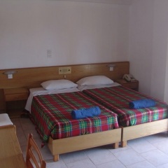 Silver Beach Hotel and Annexe Apartments комната для гостей