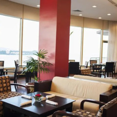 Отель Outrigger Guam Beach Resort Тамунинг интерьер отеля