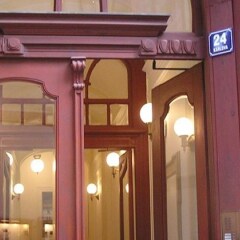 Отель Royal Route Aparthouse Прага вид на фасад фото 2