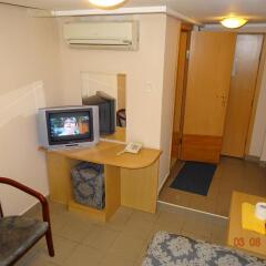 Виктория Отель 3* Номер Basement с различными типами кроватей фото 2