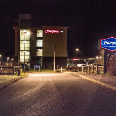 Отель Hampton by Hilton Exeter Airport вид на фасад