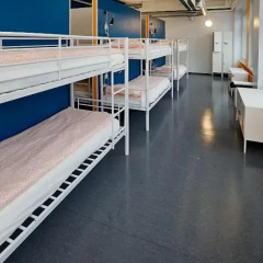 Отель CheapSleep Helsinki Кровать в женском общем номере с двухъярусной кроватью