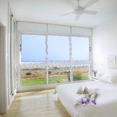 Отель Leonies By The Sea Villa комната для гостей фото 5